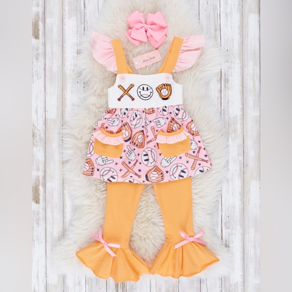 NWOT Baseball Ruffle Outfit - Picture 7 of 8